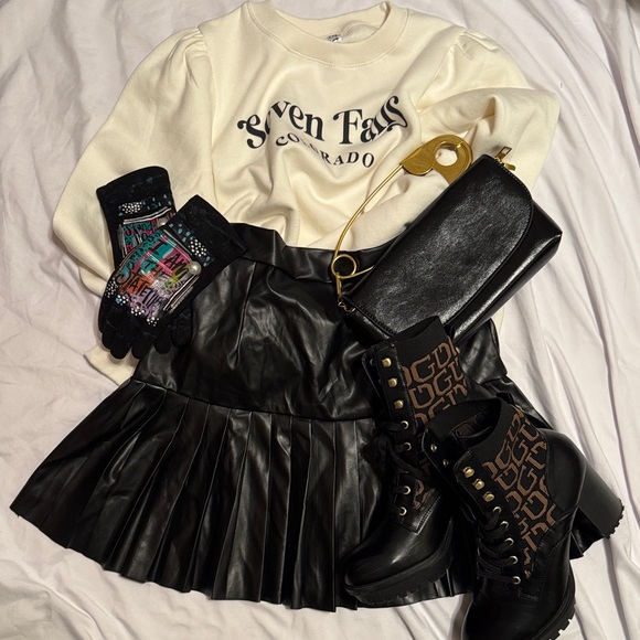 Medium Faux Leather MiniSkirt - Picture 1 of 3
